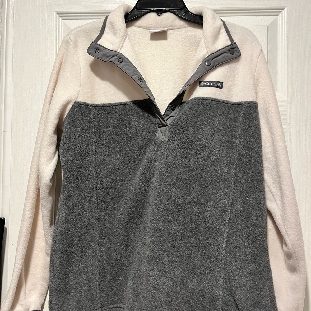 Columbia Cream and Gray Fleece Jacket